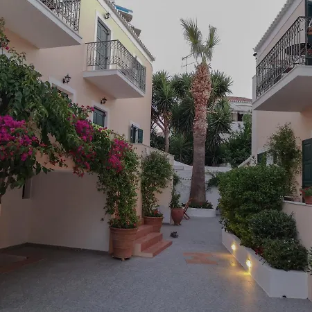 Pensionat Twin House 3*